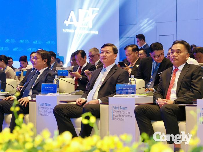Phó Chủ tịch Thường trực UBND TP.HCM Nguyễn Lộc Hà và Phó Chủ tịch UBND TP.HCM Nguyễn Công Vinh tham dự sự kiện CEO 500.