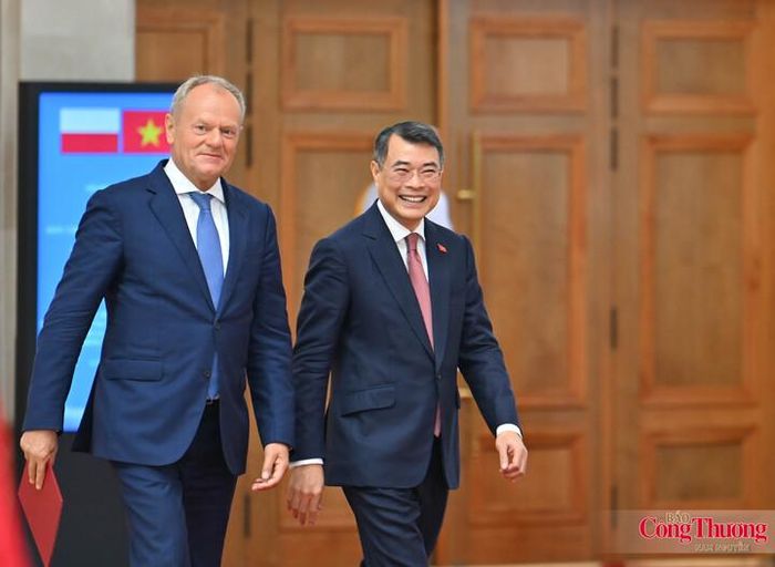 Ngay sau khi kết thúc thành công cuộc hội đàm, Thủ tướng Chính phủ Lê Minh Hưng và Thủ tướng Ba Lan Donald Tusk đã gặp gỡ báo chí để thông tin về kết quả hội đàm.