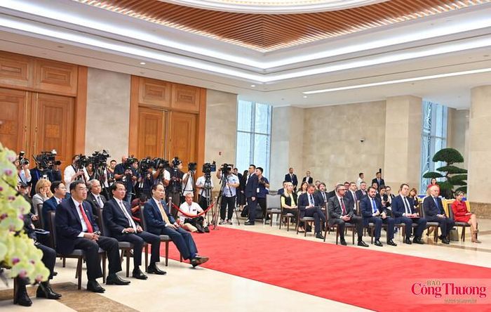 Lãnh đạo cấp cao hai nước tại cuộc gặp gỡ báo chí để thông tin về kết quả hội đàm.