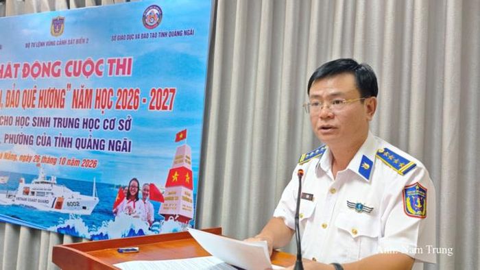  Đại tá Lê Huy, Chính ủy Vùng Cảnh sát biển 2 phát biểu tại Lễ phát động cuộc thi.