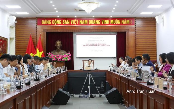 Toàn cảnh hội nghị.