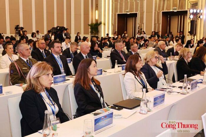 Đại diện cộng đồng doanh nghiệp hai nước Việt Nam - Ba Lan tham dự hội nghị.