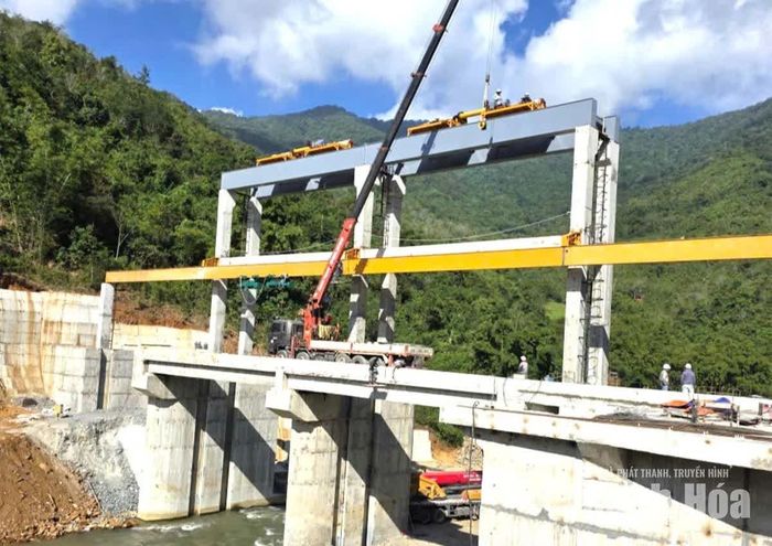 Một góc công trường thi công Dự án thủy lợi kết hợp thủy điện Tén Tằn đang được đẩy nhanh tiến độ.