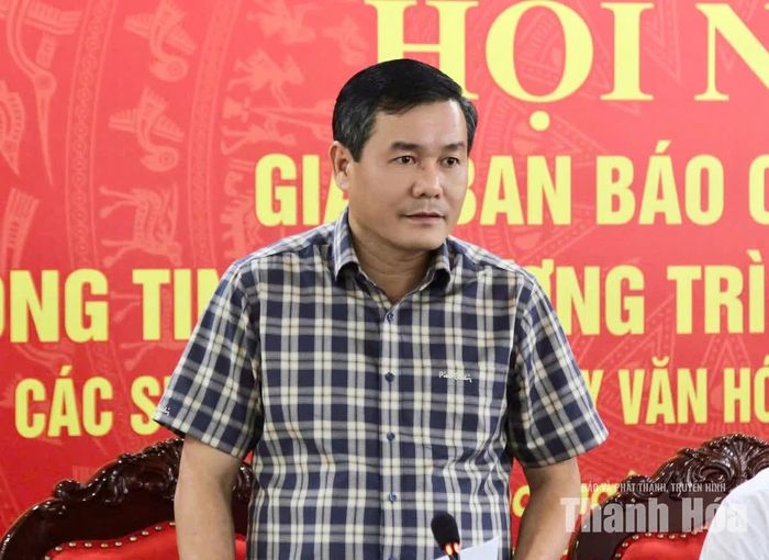 Đồng chí Phạm Văn Tuấn, Phó Trưởng Ban Tuyên giáo Tỉnh ủy phát biểu tại hội nghị.
