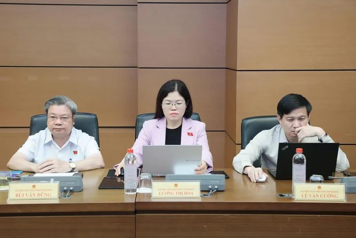 Các đại biểu Đoàn ĐBQH tỉnh Thanh Hóa tại phiên thảo luận tổ. Ảnh: Cổng TTĐT Quốc hội
