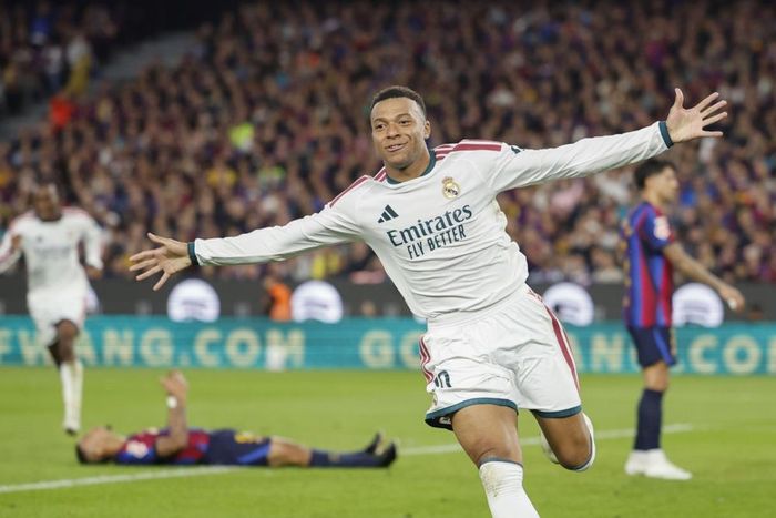 Mbappe ấn định chiến thắng 2-1 cho Real. Ảnh: EPA.