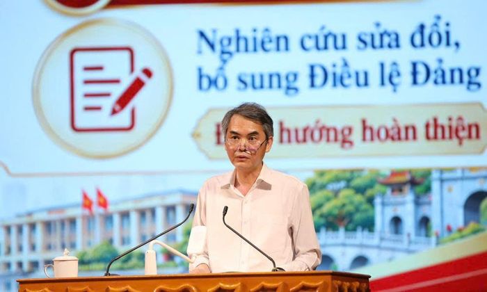  Đồng chí Vũ Minh Hiếu quán triệt các nội dung về công tác xây dựng Đảng và hệ thống chính trị. 