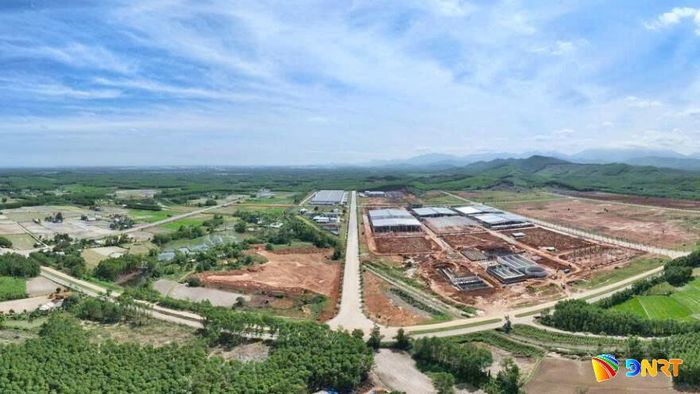 Một số dự án đang được triển khai tại Cụm công nghiệp Việt - Hàn nhờ xã Tam Anh làm tốt công tác tạo mặt bằng sạch. Ảnh: HOÀNG ĐẠO