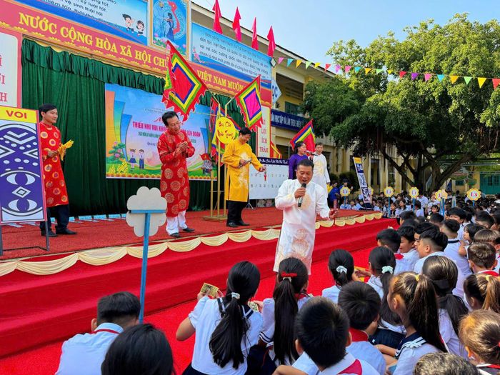 Một buổi biểu diễn của Câu lạc bộ Bài chòi Phú Thạnh (phường Quảng Phú). Ảnh: NVCC
