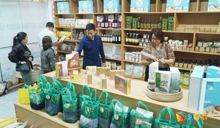 Trung tâm OCOP cấp phường phía Nam thành phố còn được kỳ vọng là điểm phục vụ du khách trong các tour du lịch. Ảnh: PHAN VINH
