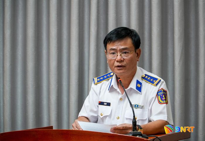 Đại tá Lê Huy, Chính ủy Vùng Cảnh sát biển 2 phát biểu tại lễ phát động. Ảnh: HỒ QUÂN