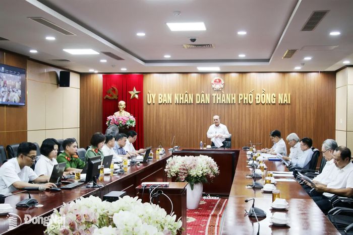 Phó Giám đốc Sở Khoa học và Công nghệ Võ Hoàng Khai phát biểu tại buổi làm việc. Ảnh: Hải Quân