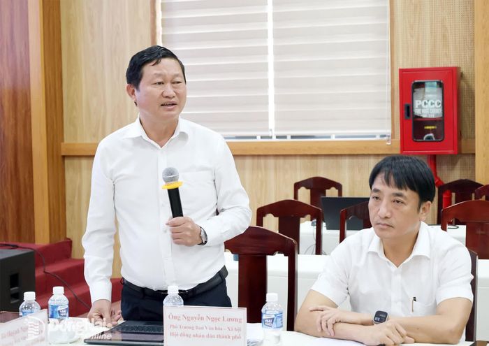 Phó Trưởng Ban Văn hóa - Xã hội Nguyễn Ngọc Lương phát biểu tại buổi làm việc. Ảnh: Hồ Thảo