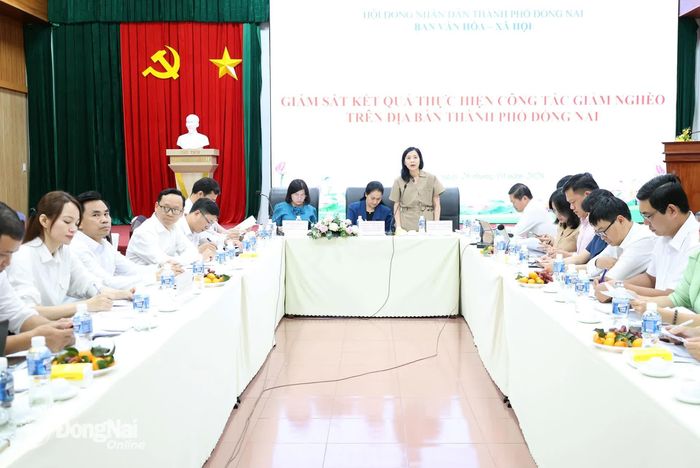 Trưởng ban Văn hóa - Xã hội HĐND thành phố, trưởng đoàn giám sát Huỳnh Ngọc Kim Mai phát biểu tại buổi làm việc. Ảnh: Hồ Thảo