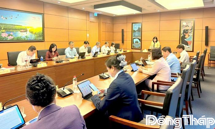 Quang cảnh thảo luận tại tổ.
