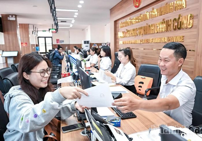 Hoạt động tại Trung tâm Phục vụ hành chính công tỉnh.