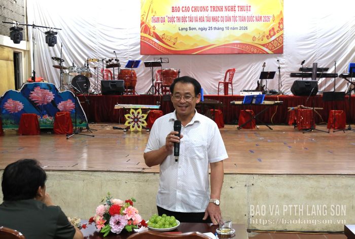 Giám đốc Sở VHTT&DL phát biểu tại buổi biểu diễn báo cáo