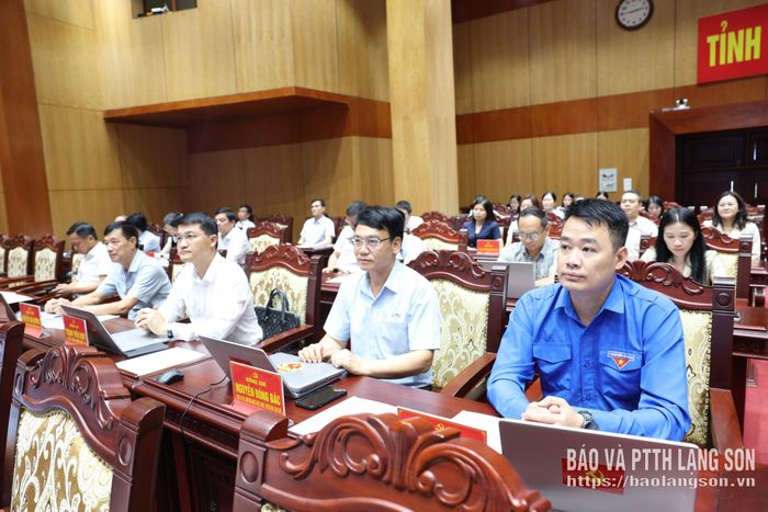 Các đại biểu dự hội nghị tại điểm cầu trung tâm