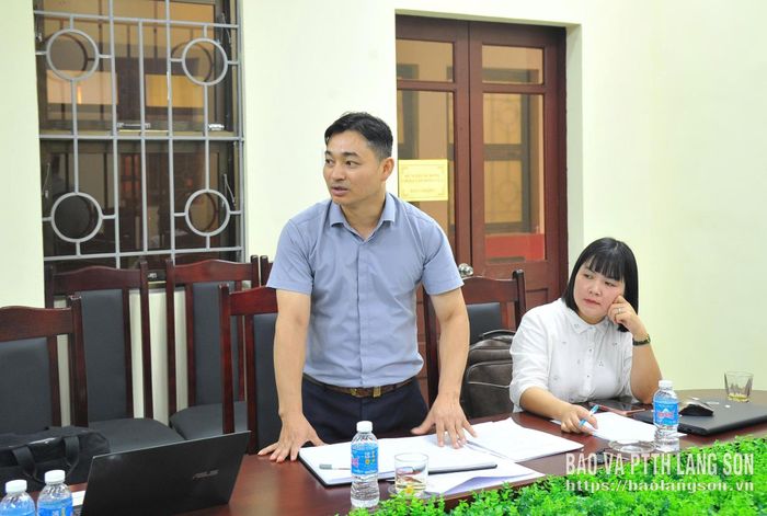Đại diện Sở Dân tộc và Tôn giáo phát biểu tại buổi tọa đàm