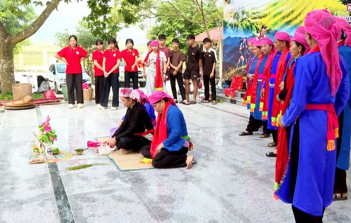 Văn hóa, văn nghệ dân tộc Tày được truyền dạy cho thế hệ trẻ.
