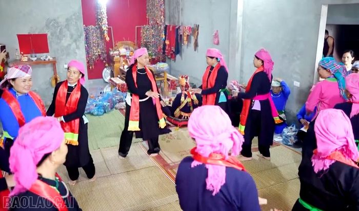 Lễ “Then pang mảu” của người Tày được phục dựng tại Lễ hội Cốm Hợp Thành năm 2026.