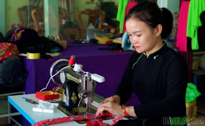 Chị Hà Thị Minh rất tâm huyết với văn hóa truyền thống dân tộc.