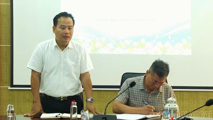 Ông Trương Quang Chiến -Trưởng Phòng Thể dục thể thao quần chúng, Trung tâm Văn hóa, Nghệ thuật, Thể thao tỉnh Lào Cai, Trưởng ban Trọng tài Đại hội phát biểu tại buổi tập huấn.