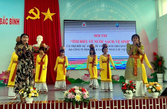 Tiết mục của học sinh tham gia Hội thi tìm hiểu về nước sạch