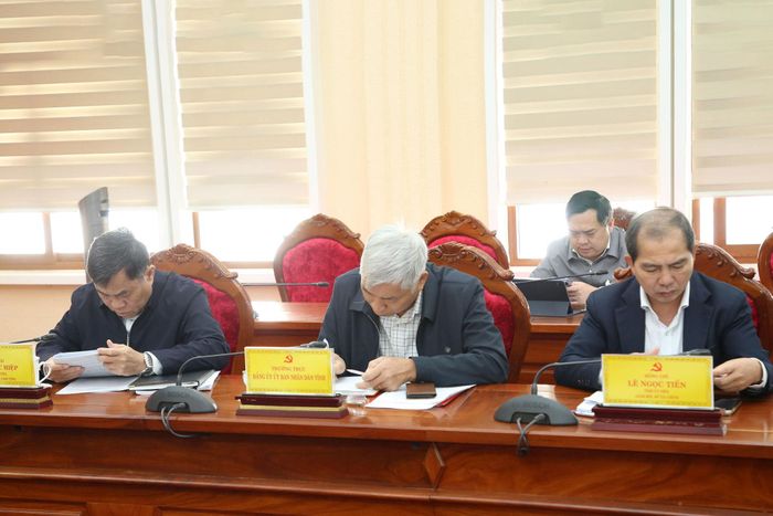 Các đại biểu tham dự cuộc họp