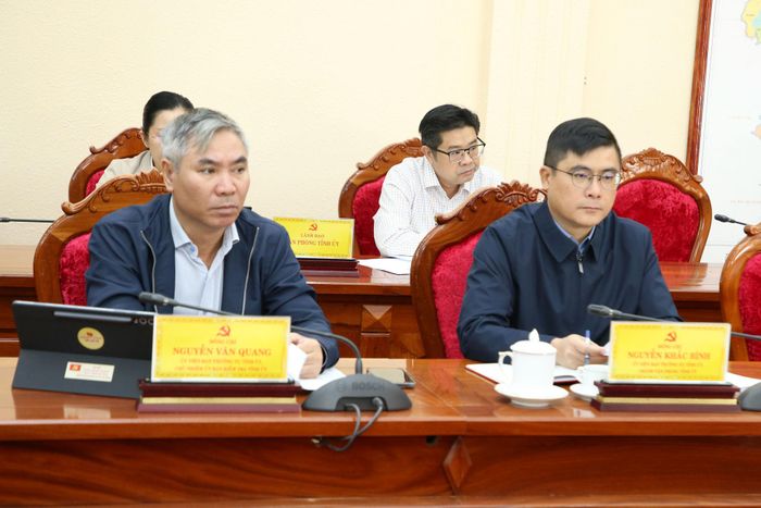 Các đại biểu tham dự cuộc họp