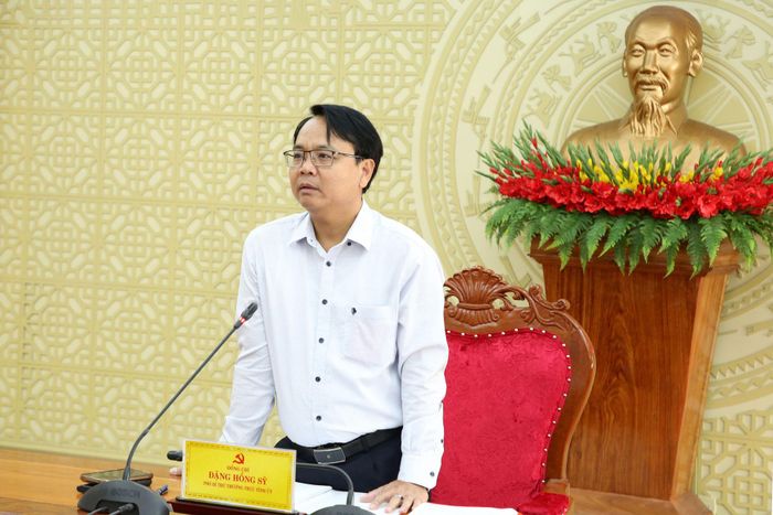 Đồng chí Đặng Hồng Sỹ, Phó Bí thư Thường trực Tỉnh ủy Lâm Đồng phát biểu kết luận cuộc họp