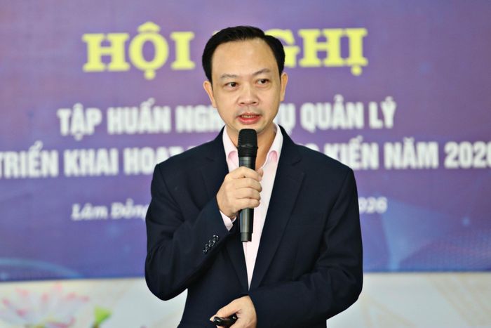 Ông Trần Giang Khuê, Trưởng Văn phòng đại diện Cục Sở hữu trí tuệ tại TP Hồ Chí Minh - Bộ Khoa học và Công nghệ trình bày các chuyên đề tại hội nghị