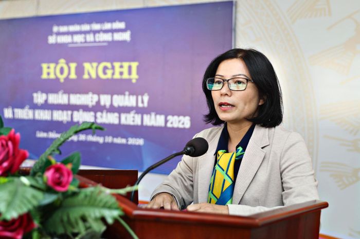 Bà Phạm Thị Nhâm, Phó Giám đốc Sở Khoa học và Công nghệ tỉnh Lâm Đồng phát biểu khai mạc hội nghị