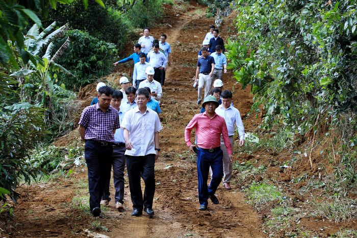 Lãnh đạo tỉnh Lâm Đồng kiểm tra thực tế khu vực giải phóng mặt bằng thuộc dự án Cao tốc Tân Phú - Bảo Lộc, đoạn qua Phường 2 Bảo Lộc
