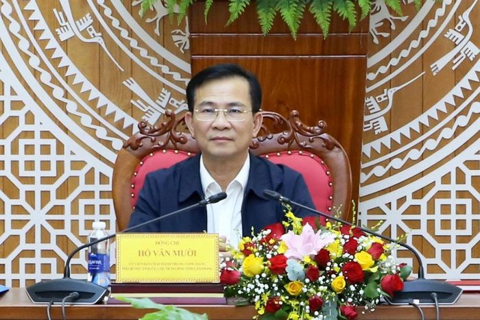 Ủy viên Ban Chấp hành Trung ương Đảng, Phó Bí thư Tỉnh ủy, Chủ tịch UBND tỉnh Hồ Văn Mười yêu cầu mỗi bộ phận, đơn vị, địa phương phải tập trung toàn lực cho mục tiêu tăng trưởng