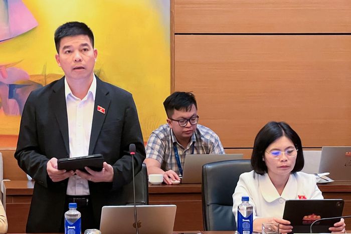 Đại biểu Nguyễn Văn Ngọc, Đoàn ĐBQH tỉnh Lâm Đồng phát biểu tại phiên thảo luận tổ