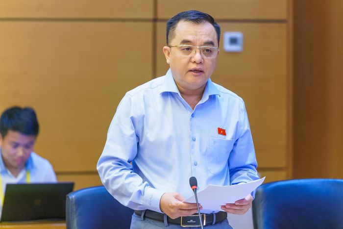 Đại biểu Huỳnh Ngọc Liêm, Đoàn ĐBQH tỉnh Lâm Đồng tham gia thảo luận tại phiên thảo luận tổ