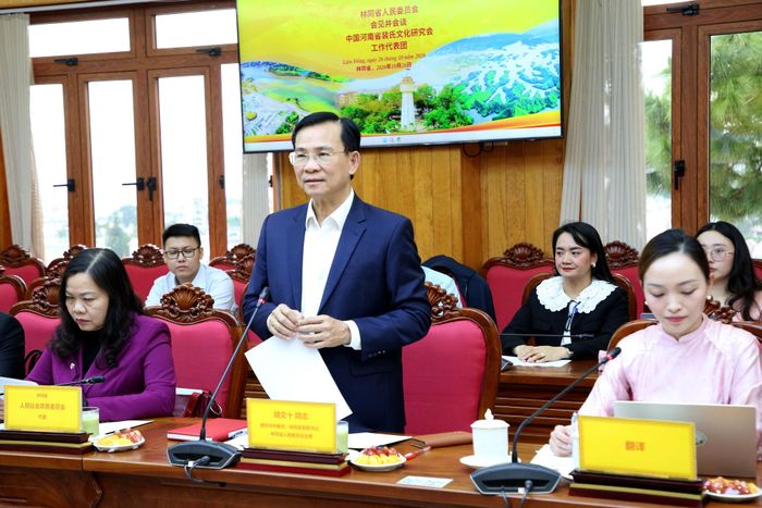 Đồng chí Hồ Văn Mười, Ủy viên Ban Chấp hành Trung ương Đảng, Phó Bí thư Tỉnh ủy, Chủ tịch UBND tỉnh mong muốn Đoàn doanh nghiệp tỉnh Hà Nam (Trung Quốc) kết nối đầu mối để Lâm Đồng tiếp cận, khai thác lại đường bay Đà Lạt - Vũ Hán (Trung Quốc)