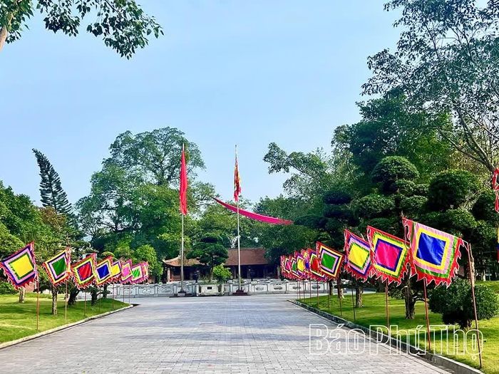 Đền Mẫu Âu Cơ là Di tích lịch sử - văn hóa quốc gia được xếp hạng từ năm 1991.