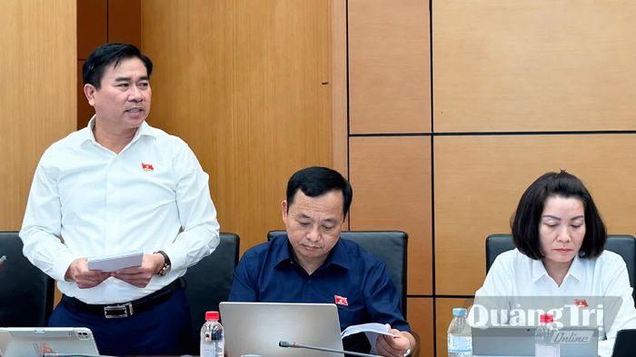 Đồng chí Võ Tiến Nghị, Phó Tư lệnh Bộ đội Biên phòng góp ý hoàn thiện dự thảo Luật Bảo vệ công trình quan trọng liên quan đến an ninh quốc gia - Ảnh: C.T.V