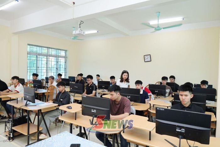 Lớp Tin học ứng dụng tại Trường Cao đẳng Kỹ thuật Công nghệ Sơn La.