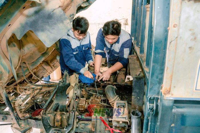 Giờ thực hành của HSSV lớp Công nghệ ô tô, Trường Cao đẳng Kỹ thuật Công nghệ Sơn La.