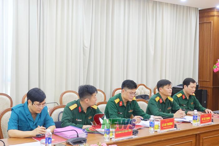 Các đại biểu dự khai mạc.