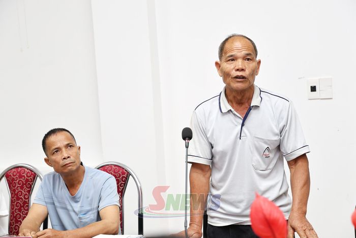 Công dân phát biểu tại cuộc tiếp công dân.