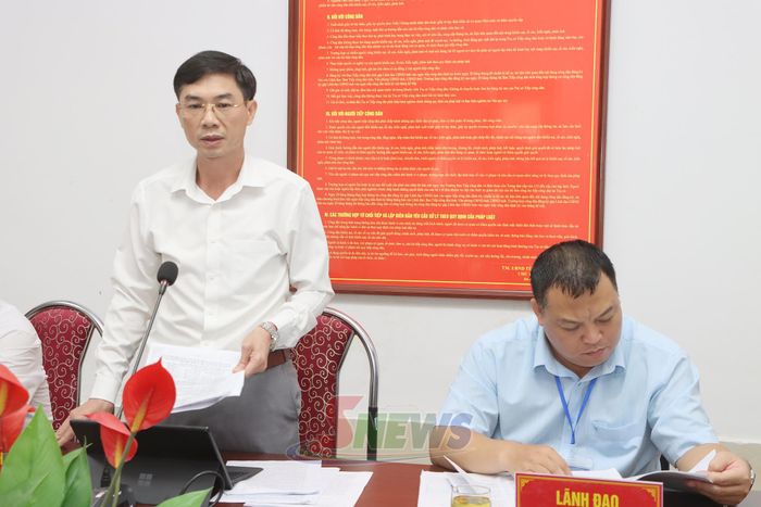 Lãnh đạo Sở Nông nghiệp và Môi trường phát biểu tại cuộc tiếp công dân.