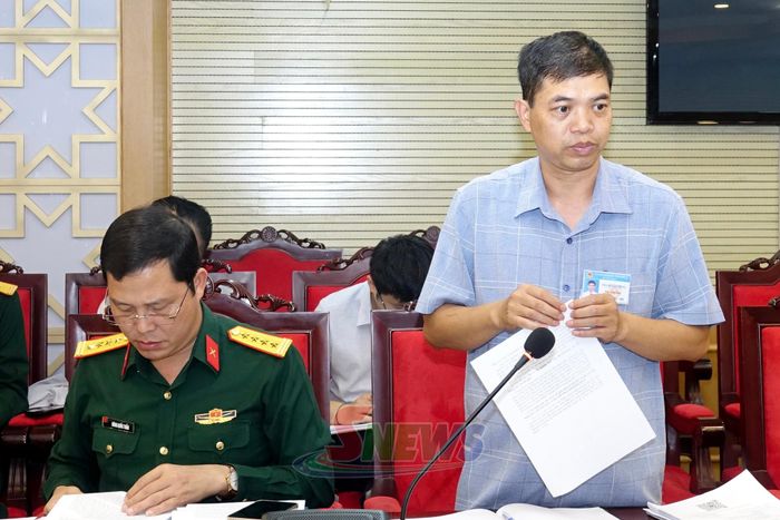Lãnh đạo Sở Tư pháp báo cáo tại cuộc họp.