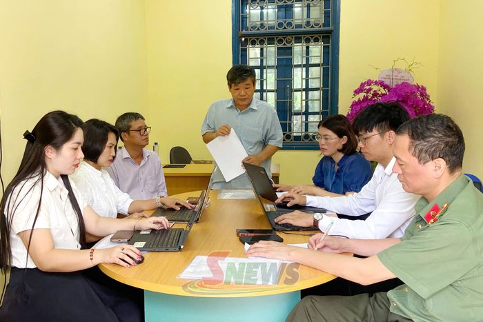 Lãnh đạo Sở Nội vụ tỉnh phát biểu tại cuộc làm việc.