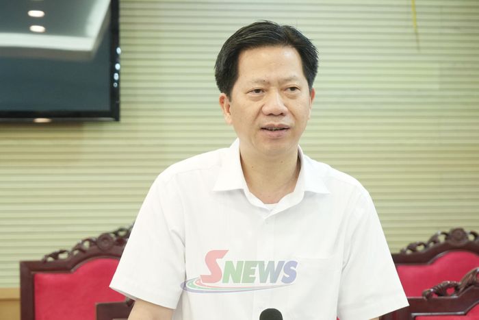 Lãnh đạo Văn phòng Tỉnh ủy phát biểu tại cuộc làm việc.