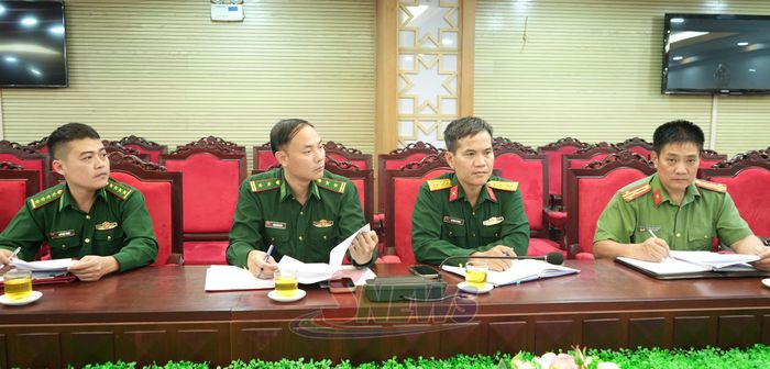 Các đại biểu dự cuộc làm việc.