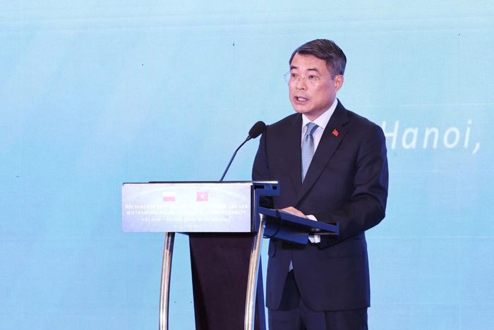 Thủ tướng Chính phủ Lê Minh Hưng nhấn mạnh 4 định hướng lớn để đưa hợp tác kinh tế, thương mại, đầu tư giữa hai nước lên tầm cao mới: nâng cao chất lượng hợp tác; phối hợp rà soát, kịp thời tháo gỡ các rào cản về thể chế; thúc đẩy kết nối giao thông - vận tải để kết nối thị trường; tăng cường liên kết doanh nghiệp và kinh doanh bền vững (Ảnh: MOIT)